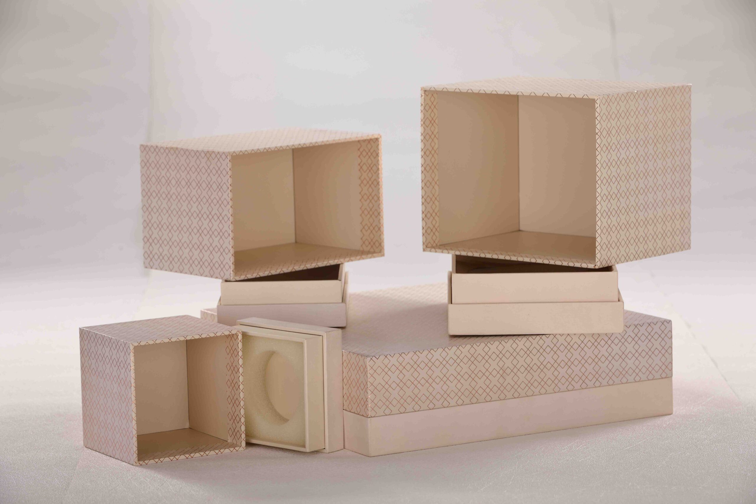 Luxury Wedding Invitation Rigid Box - Image 4